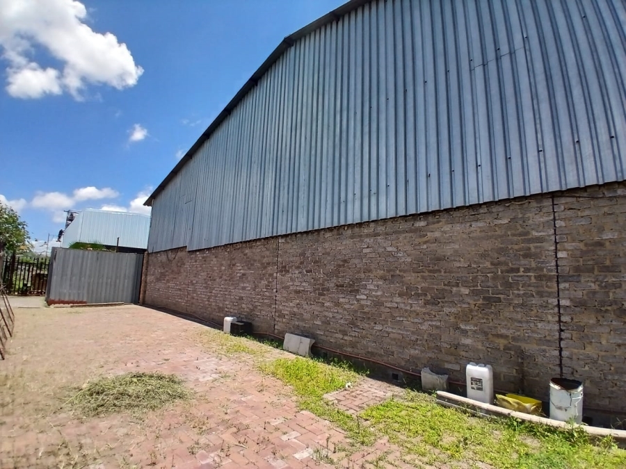 To Let commercial Property for Rent in Zinniaville North West